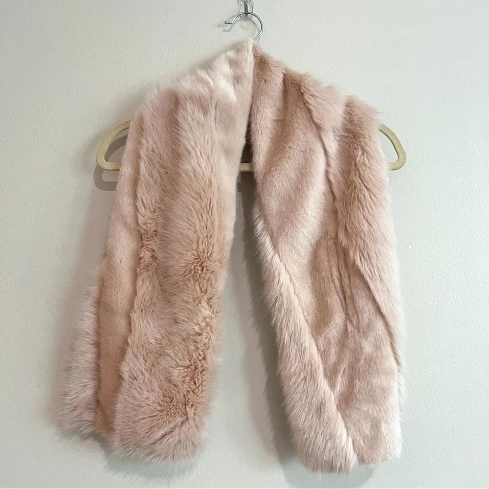 Banana Republic Soft Pink Faux Fur Scarf Satin Lined Pull Through One Size